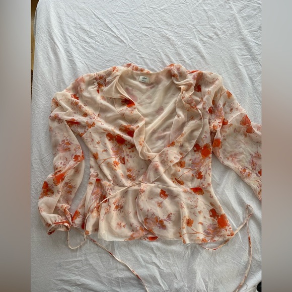 COPY - Aritzia Nadine floral wrap too - Picture 3 of 3
